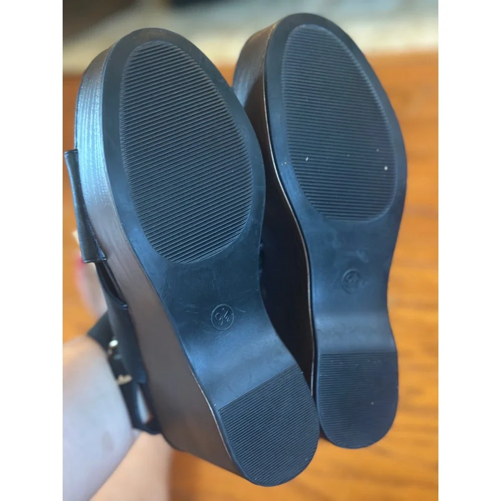 Universal Thread Naomi Black Platform Wedge Sandals Crossover Straps 9.5